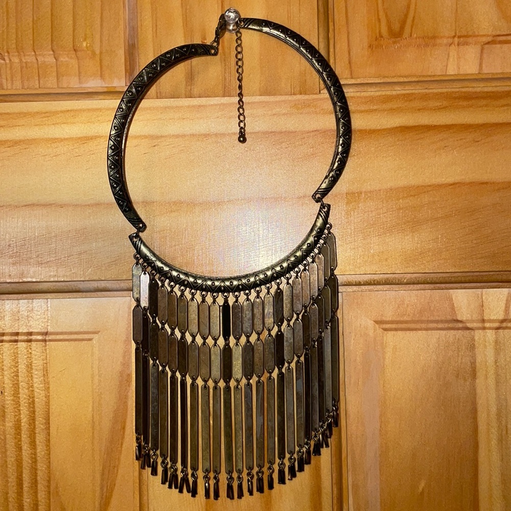 Chocker necklace